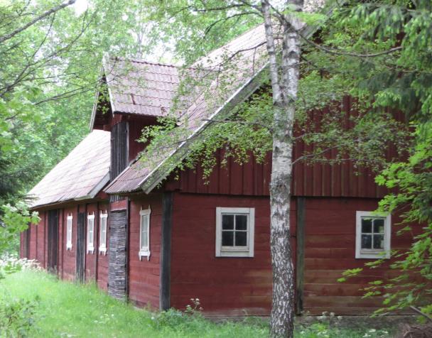 Bevarad traditionell ladugård, samt