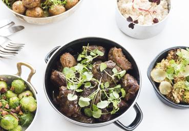 och pepparrot Steak minute, confit onion, browned butter emulsion, hazelnuts and