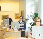 MEDARBETARE Index 1) 1000 500 400 300 200 100 HUMANKAPITALMÄTNING För att följa upp medarbetarnas synpunkter och åsikter, genomför FöreningsSparbanken kontinuerligt under året en så kallad