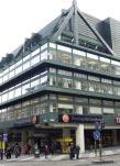 FöreningsSparbanken idag EN INTERNATIONELL BANK MED LOKAL FÖRANKRING Idag kan FöreningsSparbanken beskrivas på två sätt; som en svensk bank med rötter i tidigt 1800-tal med en lokal förankring nära