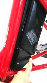 Börja då om från början. BTTERIETS STRÖMBRYTRE Du hittar batteriets strömbrytare på batteriets insida, markerat på bilden till höger.