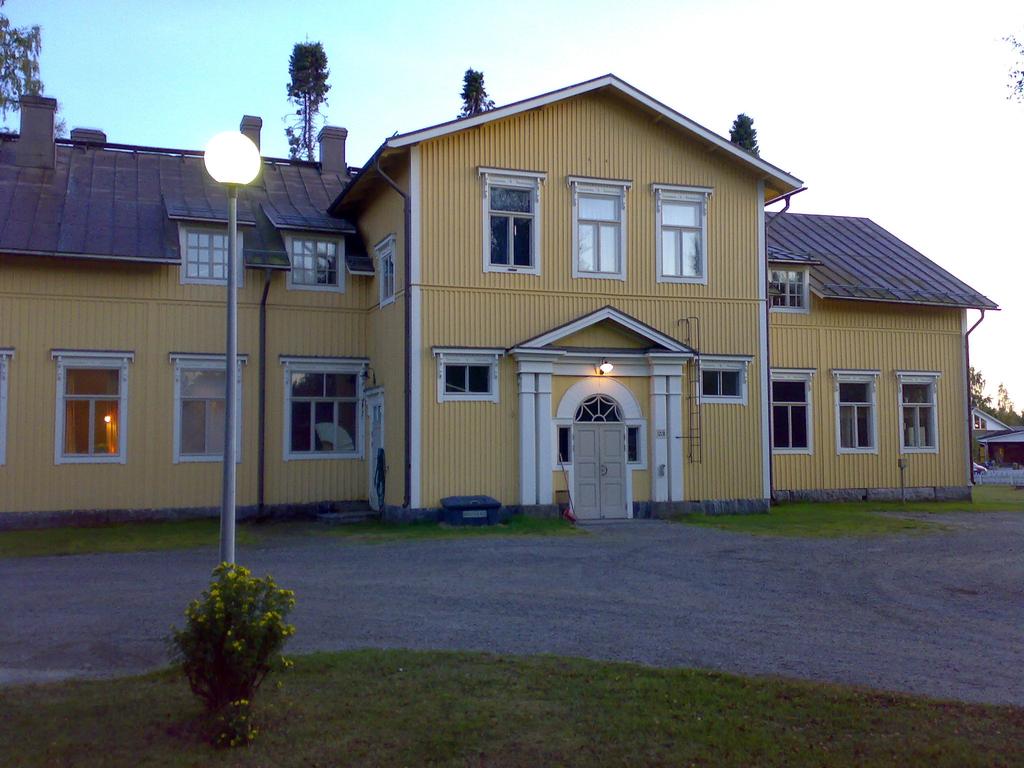8 Figur 5. På området finns Holms gamla folkskola, i dag Björkbo.