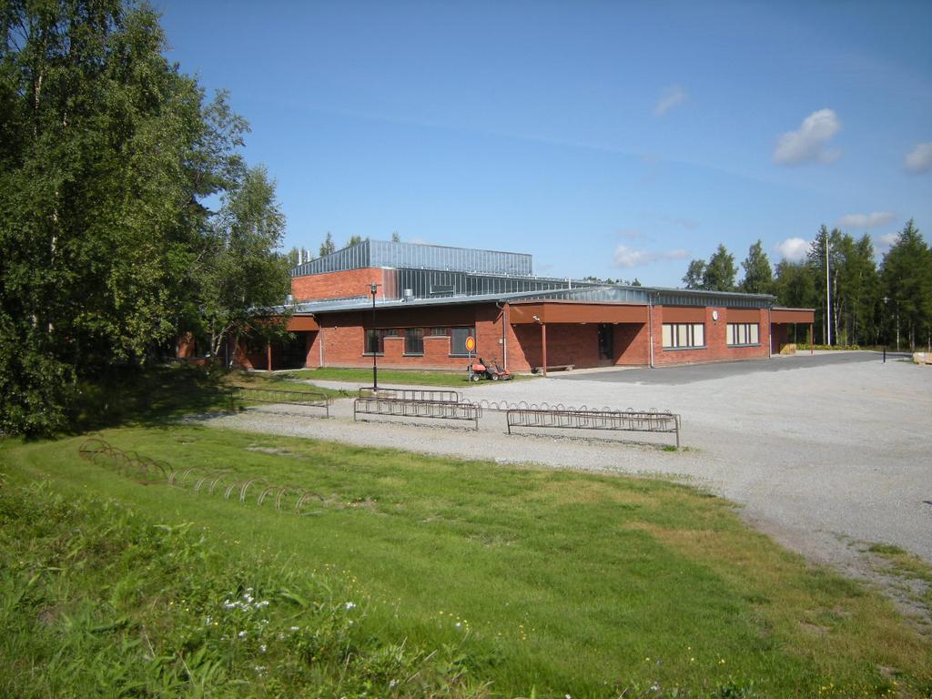 9 Holm nya skola togs i bruk 1978 på sin nuvarande plats och en nyinvigning av Holm skola hölls den 14 januari 2009 med bla Stefan Wallin såsom talare.