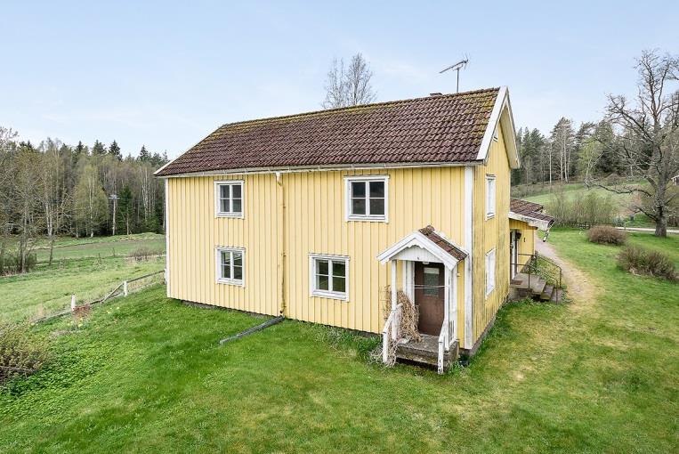 anläggning. Avloppet delas med grannen.