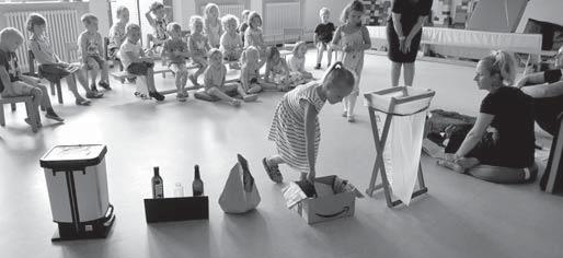 Die Kinder erhielten eine Menge Informationen: Wie wird der Müll richtig getrennt? Wie können wir Müll vermeiden? Was ist das Problem mit Plastikmüll? Was finden wir im Meer?