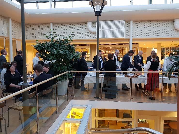 personalen som deltagit i kampanjen vid Merilä i Fäboda. Deltagarna tävlade i lag mot varandra på olika stationer och motionskampanjens vinnande team Topptima korades.