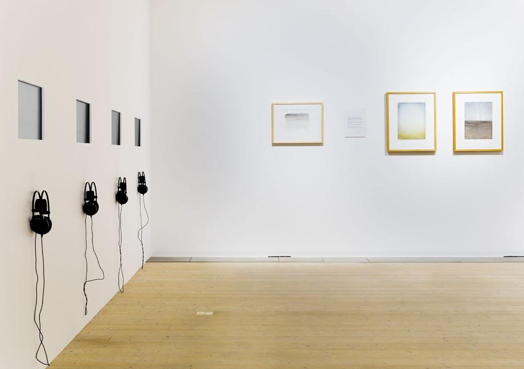 Text presented next to the videos and the paintings by Gudni: In all electrical systems there is a tone. In everyday language we call tone for mains hum.