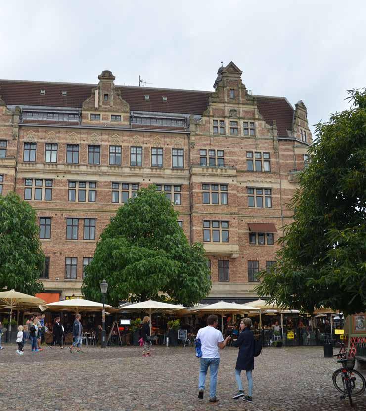 1. MALMÖ LILLA TORG 6,81 STADSLIVSBETYG 14 000 BESÖKARE PER DAG 1500 VISTANDE UNDER MAXTIMME Kommer hit ofta, trivs!