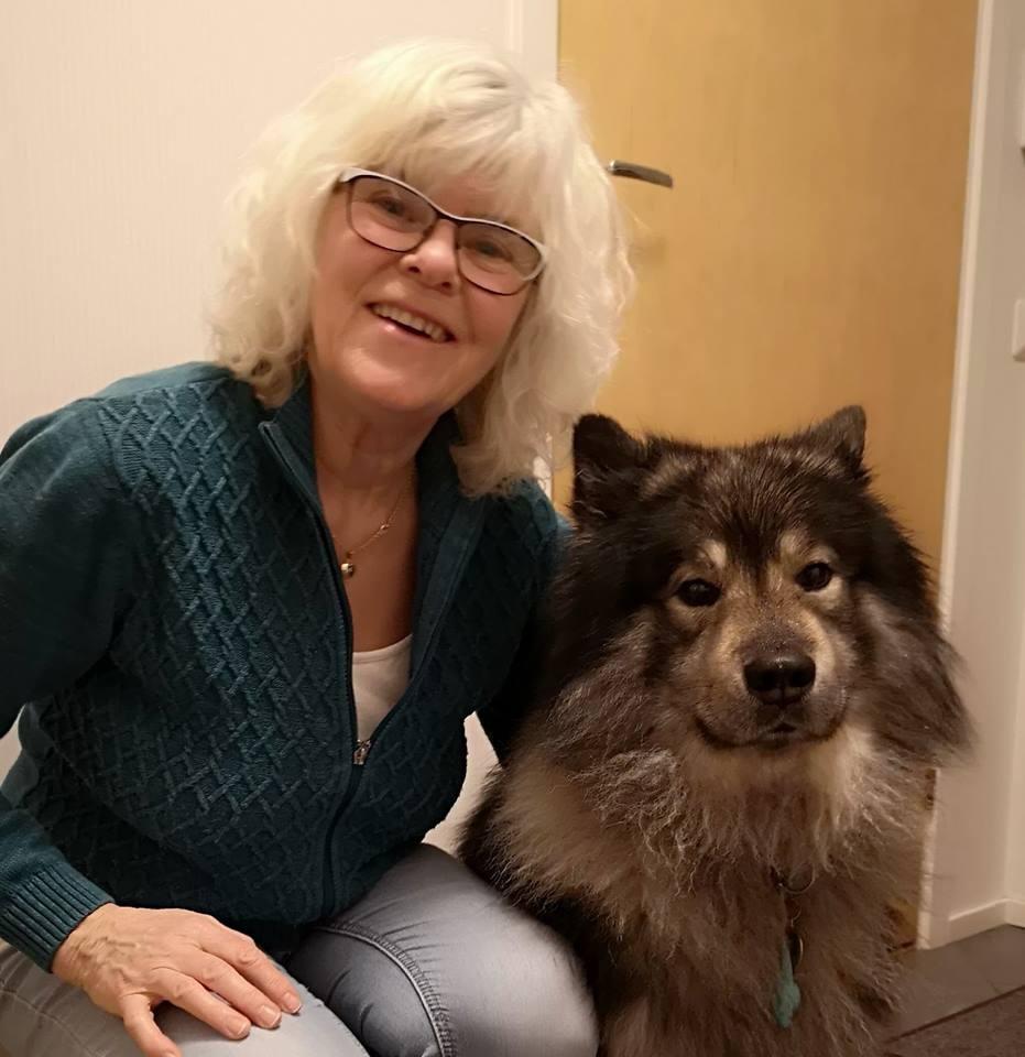 Revisor omval 1 år - Måna Quist-Eriksson Måna Quist-Eriksson heter jag och är 68 år. Jag är gift, har 2 vuxna barn och en hund som heter Krim. Krim är snart 7 år och är en lugn och trygg kille.