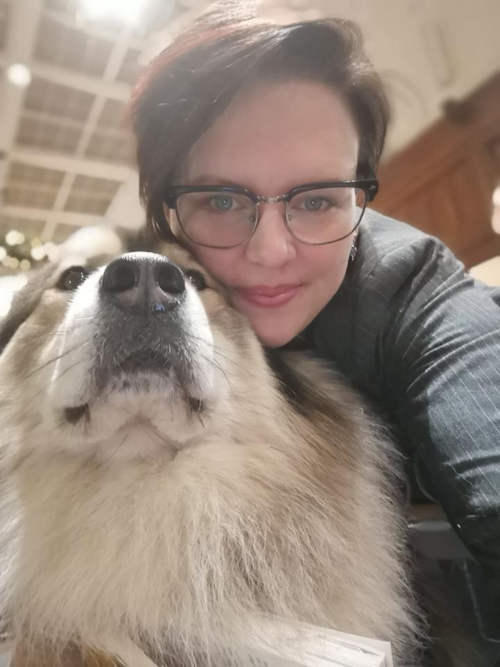 Ledamot 1 år kvar Nina Klaar Nina Klar, 36 år gammal. Jag bor i Tidaholm med min familj; två barn, två bonusbarn, make, vår eurasierkille Akio och snart en till liten fluffrumpa.