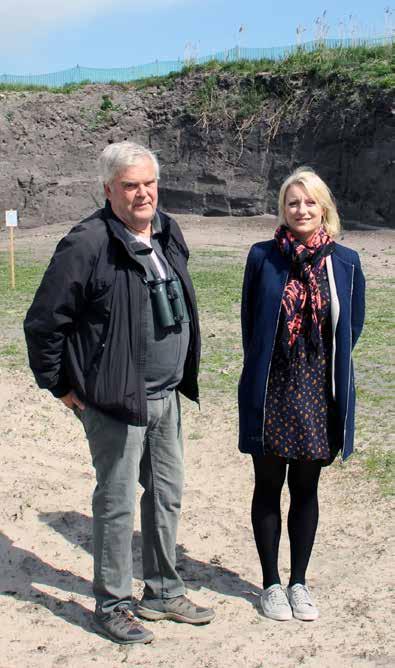 Näpna kolonisatörer bygger bon på Skanörs Vångar När bostäder började byggas på Skanörs vångar 2011 samlades schaktmassor i en stor hög på ängen bredvid de nya villakvarteren.