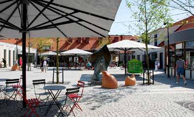 Med kommunens olika centrum i centrum Att det finns levande centrum i kommunens olika tätorter är en strategiskt viktig fråga för Vellinge kommun. Då är samarbetet med centrumföreningarna A och O.