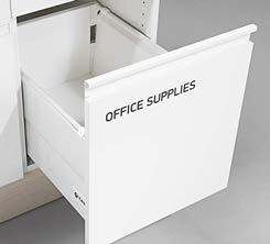 avfallsenhet och en låda för kontorsartiklar. Specialdesignade dekaler och 60-liters kärl ingår.