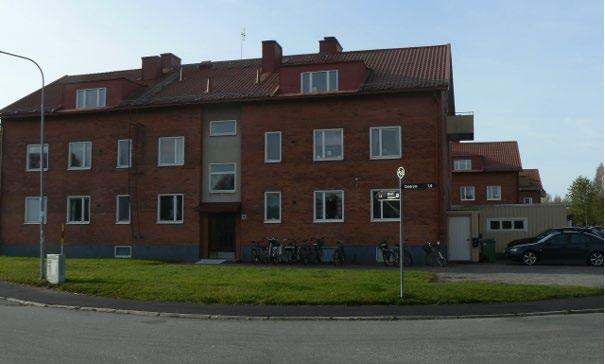 Sida 6 av 18 Gripen 30 Gripen 30 Hörnfastigheten Gripen 30 gränsar mot Fågelstigen i öster och har en total area på 1473 m 2. Flerbostadshuset är sammanbyggt med garage.