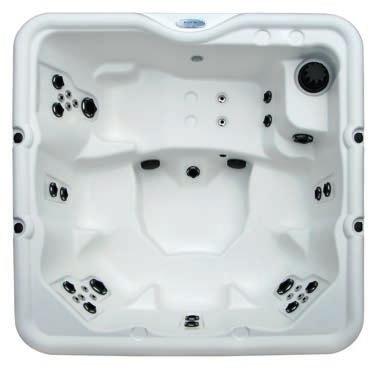Retreat 178 x 203 x 86 cm* Jetmunstycken: 28 st 179 kg tom, 1 126 kg fylld 2 hk pump 946 liter med 2 hastigheter Antal personer: 5 Retreat är en liten juvel.