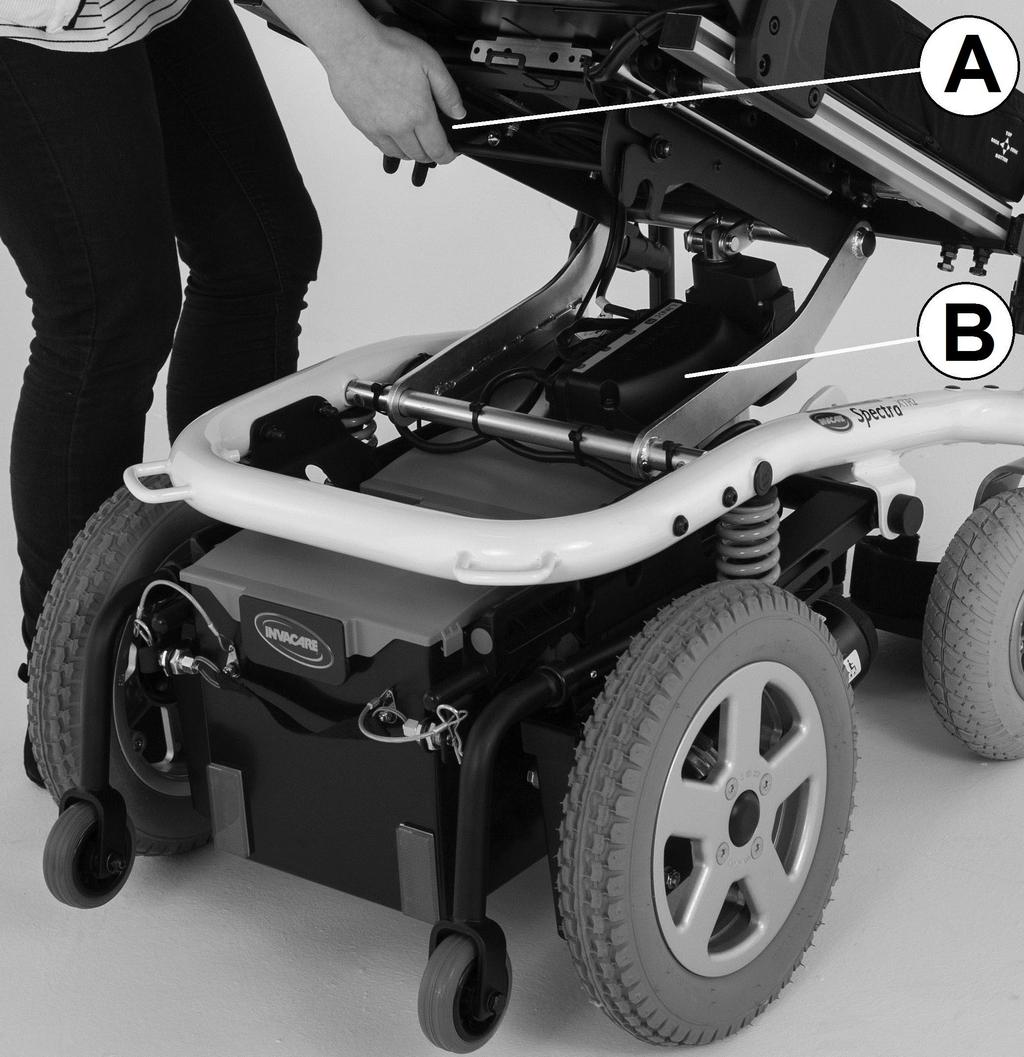 Invacare Bora /Spectra XTR-serien Komponent Kontroll Åtgärd Manöverbox Manöverboxens statusindikator blinkar Kontrollera felkoden Fästen Kontrollera att fästena sitter fast ordentligt, byt ut vid