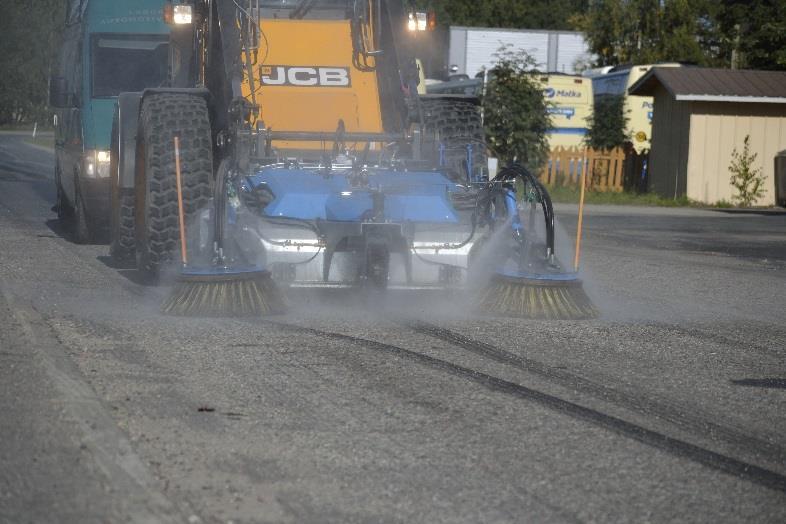 För att bestämma hastigheten och positionen användes GPS-teknik Proven togs ovanför Nuuskijas vindruta 2,4 m över markytan och 1,5 meter från skoplastaren Provens masskoncentration PM10