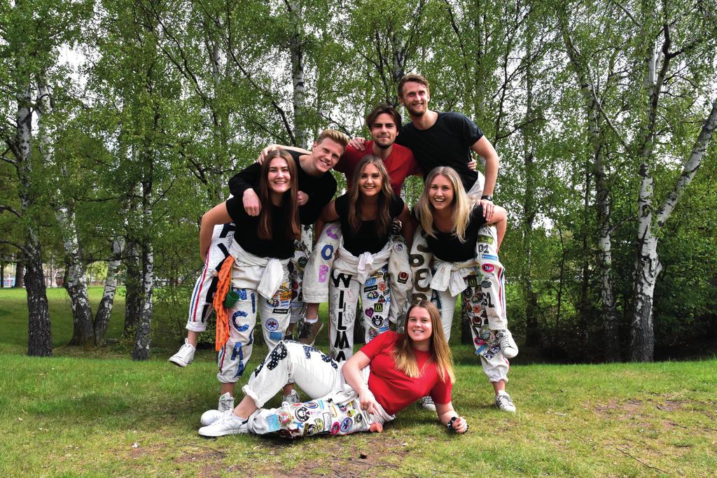 VI ÄR ERA FADDRAR GRUPP 2 Vad tycker ni är det bästa med ELIN? Att man nästan alltid får gratis klägg (ﬁka) på ELIN:s evenemang!