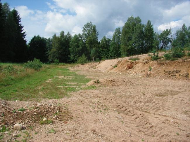 Assman genom sandiga jordlager.