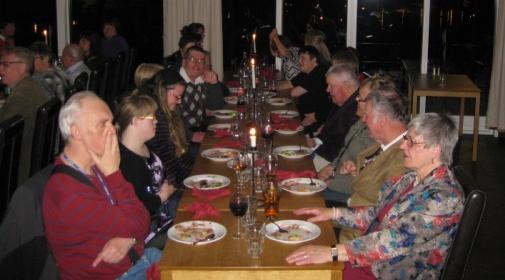 November 2010 Restaurangkväll på Piren Lördag 6 november kl 18.30 Nu genomför vi vår gemensamma restaurangkväll med middag, dessert, kaffe och musikunderhållning tillsammans med FUB.