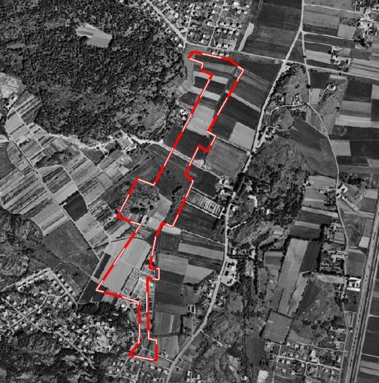 3. Geotekniska utredningar Som underlag för information om befintliga jordlager och geotekniska egenskaper m.m. inom planområdet för denna rapport har varit tidigare utförda geotekniska utredningar framtagna av olika konsulter.