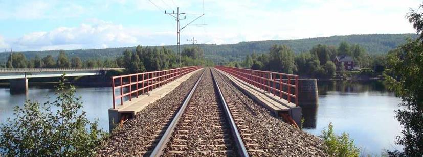 25 2017-02-21 Befintlig järnväg på balkbro över Vindelälven med befintlig vägbro (E12) till vänster