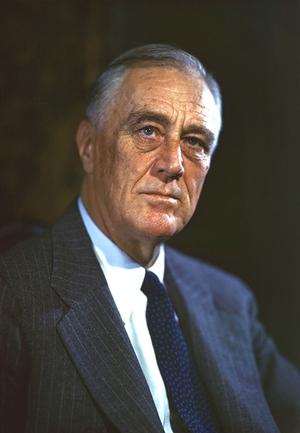 Franklin Delano Roosevelt. Källa: FDR Presidential Library & Museum [2]. D'Souza menar att detta är liberal mytbildning. Mycket lite av det som vänstern säger om FDR är sant.