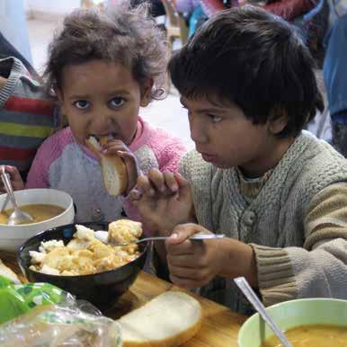 Du kan vara med och hjälpa genom att skicka en gåva märkt med Soppkök. Måltiderna för ett barn under en månad kostar ca 130 kr. Tack för din hjälp!