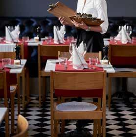 FULLSERVICE-RESTAURANGER Restauranger där kunderna blir serverade vid bordet och där fokus ligger på maten.