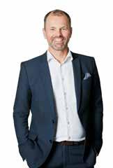 Linus Lemark har en civilekonomexamen från Handelshögskolan i Stockholm. Den 15 januari 2019 meddelade Duni att Linus Lemark utsetts till affärsområdeschef för Table Top.
