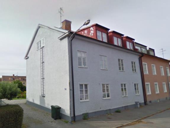 Gatan är ca 7 m bredd. Bild 4.
