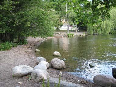 Algblomning: - Vattenväxtlighet: - Bryggor: - Byggnader: Torrklosetter i Rålambshovsparken, café/kiosk Dusch: - Livräddningsutrustning: - Lekplats: Ja, i parken Omgivning: Parkmark,