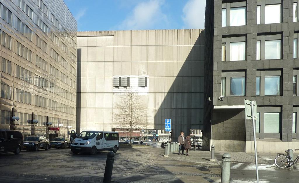 Sida 9 (14) Bild: En utbyggnad av nedre våningarna av Skansen 23 utöver delar av Beridarebansgatan skulle påverka stadsbyggnadsmiljö negativt enligt Stadsbyggnadskontorets bedömning.