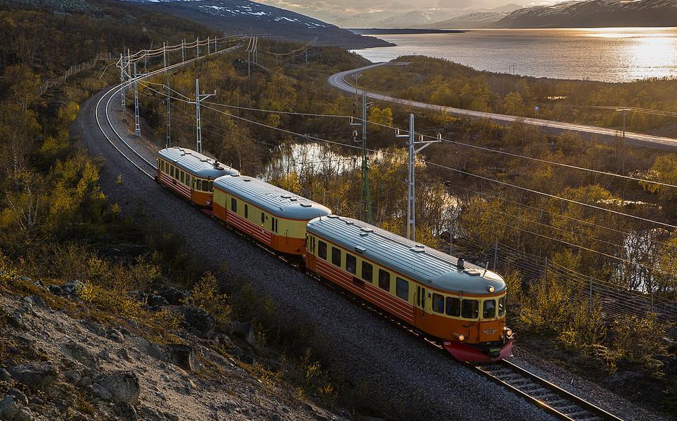 Exempel på utplacering av kontaktledningsstolpar Vilken sida av spåret stolparna kommer att stå på, kommer att utredas i ett senare skede vid detaljprojektering.