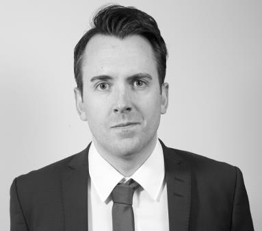 Civilekonom från Stockholms Universitet, finansiell inriktning.