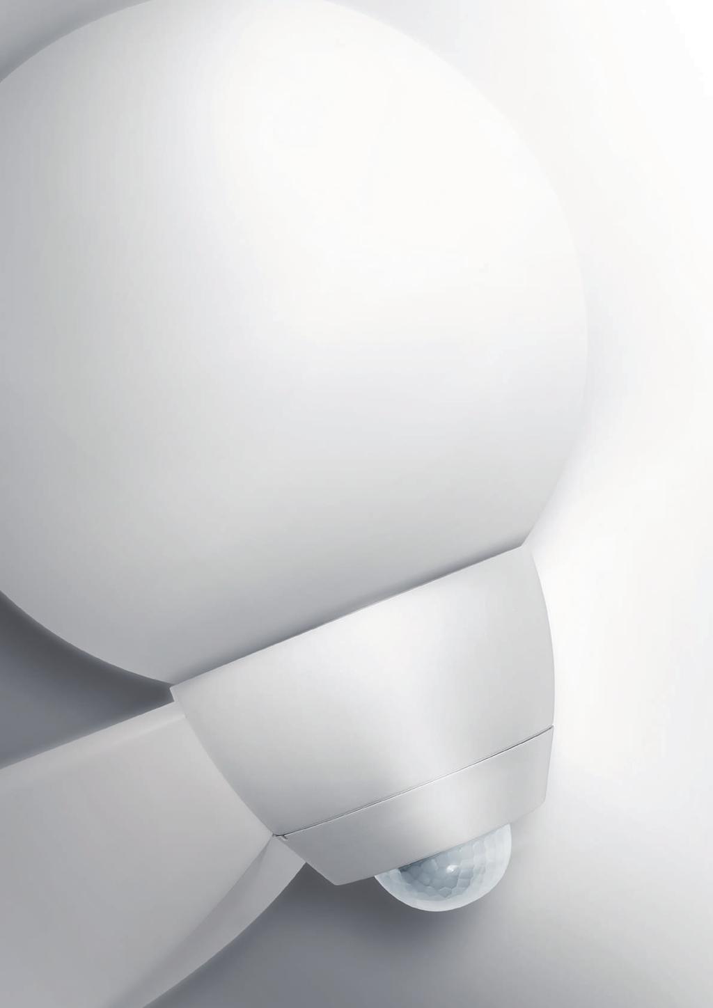 Klassisk design med inbggd rörelsedetektor Strning av tterligare belsningsarmaturer möjlig BELYSNING YTTEROMRÅDEN VÄGGARMATURER AL RUND, KLASSISK, INTELLIGENT Armaturunderdel med inbggd