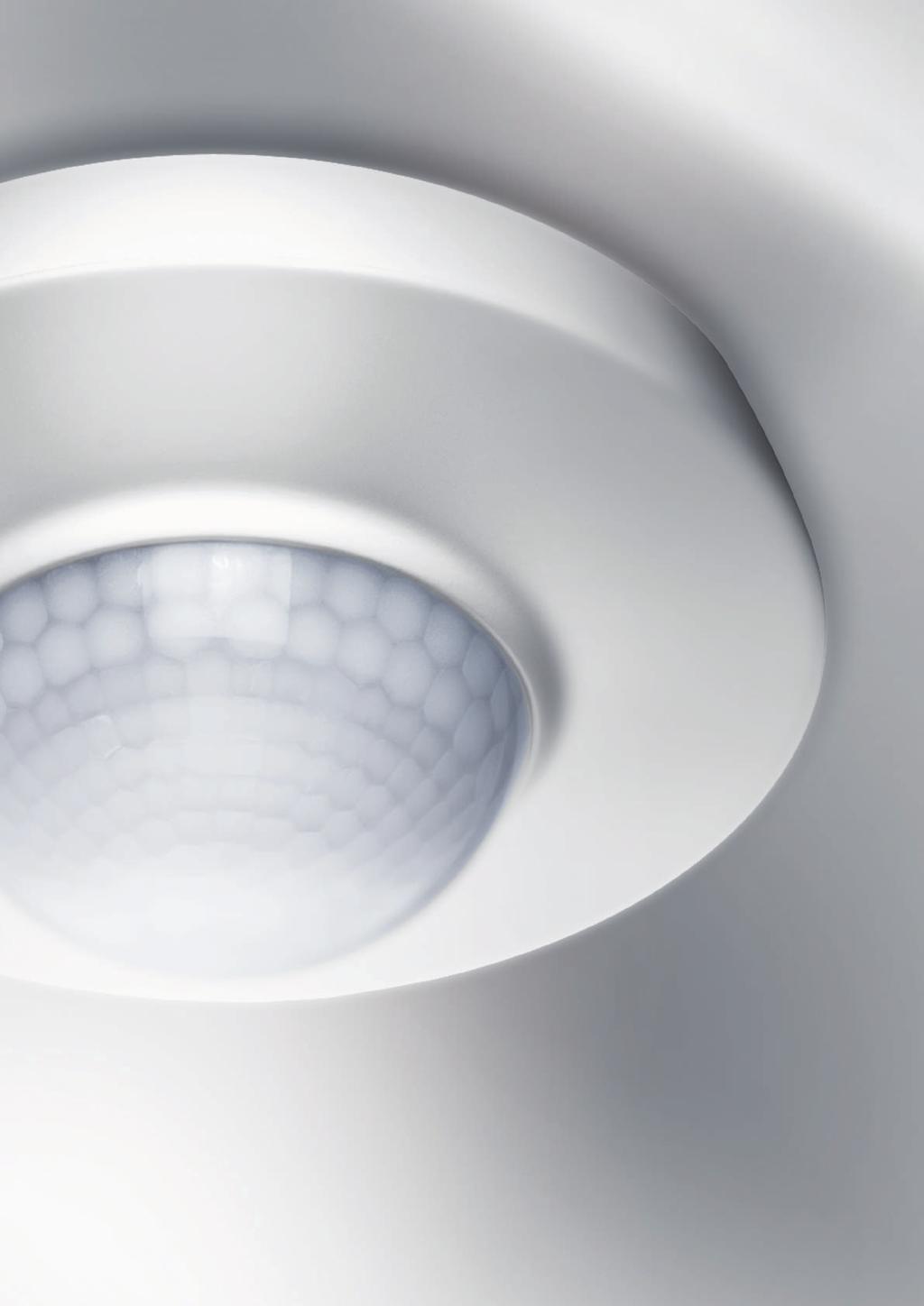 Beprövad teknik med enkel installation Lämplig för strning av LED-belsningsarmaturer AUTOMATION INOMHUS NÄRVARO- OCH RÖRELSEDETEKTORER STANDARD BEPRÖVAD OCH FRAMTIDSSÄKER Tvådelat hölje med