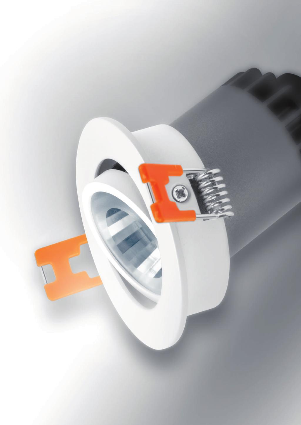 Svängbart armaturhuvud för riktad belsning Bästa möjliga avbländning i downlightarmaturens område DOWNLIGHTS ALICIA VARIABELT LJUS FÖR VARJE RUM Aluminiumhölje av hög kvalitet Svängbart ljusutsläpp