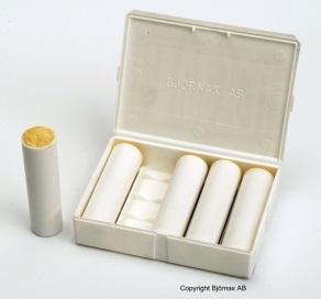 15x15 mm fyrkantslist kan vara lämpligt. För att känna och mäta i djupa rör och slamavskiljare.