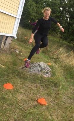 På en lekplats bör det finnas tillfälle att utöva många aktiviteter som motsvarar varje färdighet, och mer än