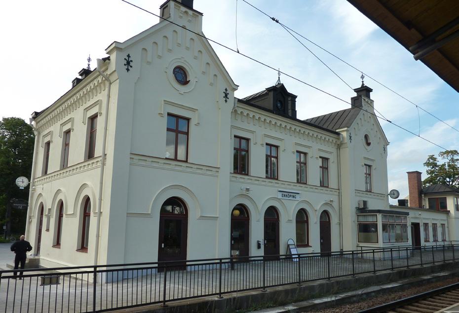 huvudsakligen bedrivs under veckodagarna. Det enda stadshotellet i kommunen är ofta fullbelagt tisdag till onsdag, vilket visar att det finns ett behov av centralt belägna hotellrum.