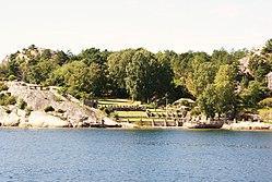 13:15 Skall vi äta en gemensam lunch på Strömstad Golfrestaurang. 14:45 Båtfärd till Hilmas Alaska, här får vi också en guidning.