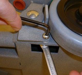bromsverkan är att placera antislip tape på bromsklossen. Antisliptejpen finns i två olika tjocklekar 0,9 mm och 1,5 mm.