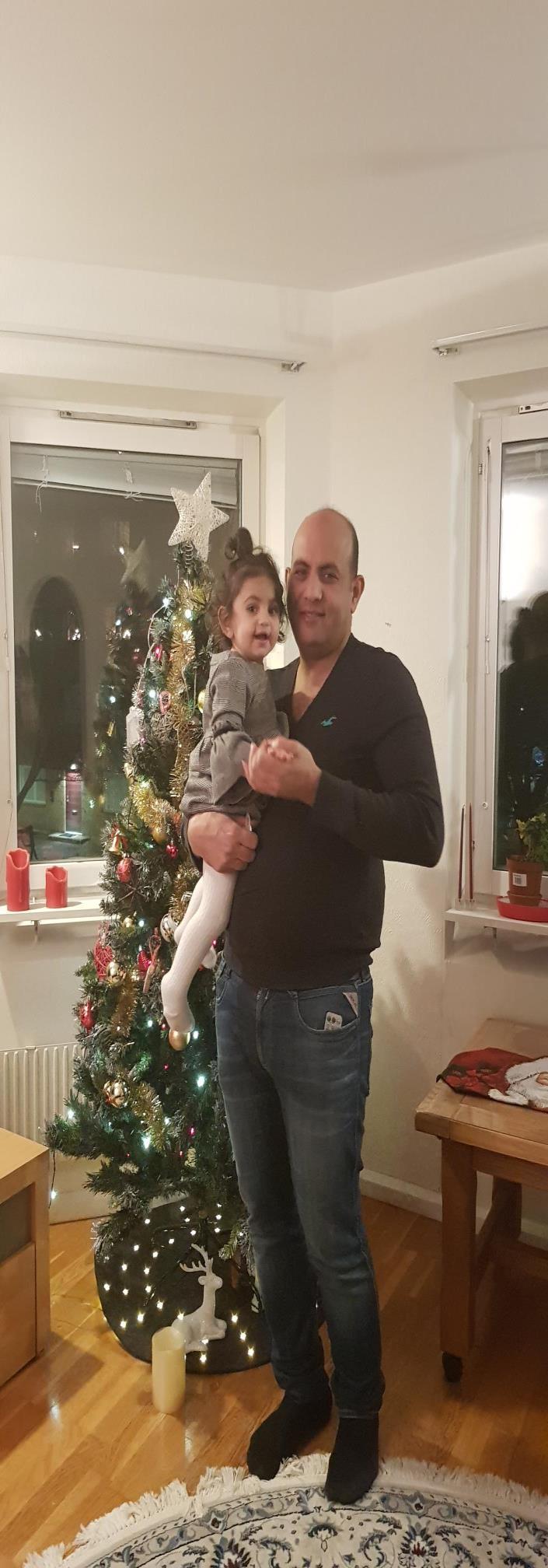 Det känns som alla vi i 26:an är en enda stor familj Så avslutar Habib Roshdy intervjun. Familjen har bott här i ungefär två år och de stormtrivs. Det är en fin miljö med grönska och bra stämning.