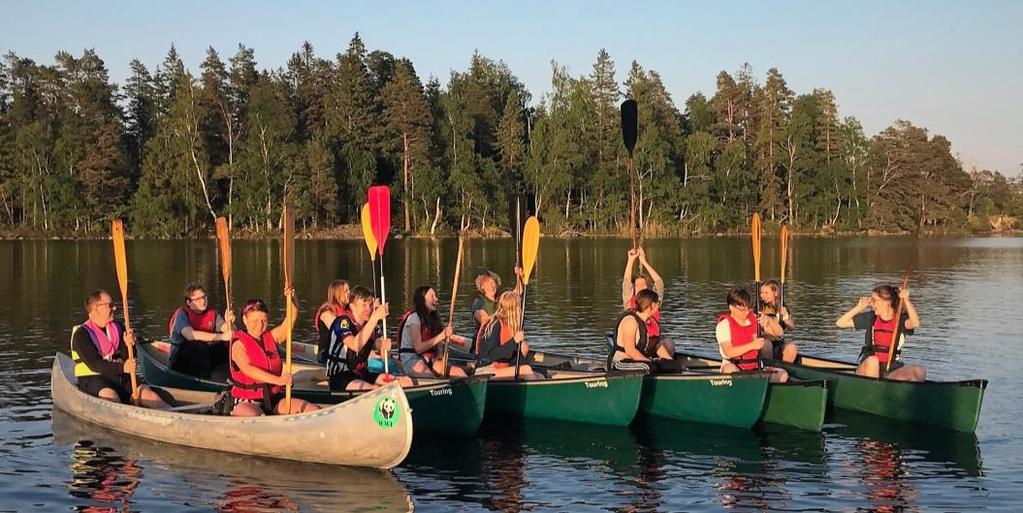 Sista mötet i maj, en varm och solig dag, paddlade vi på Vristulven. Helt underbart! Två äventyrare deltog i lägret Blå Gryning i Dalarna, under en extremt varm och torr lägervecka i juli.