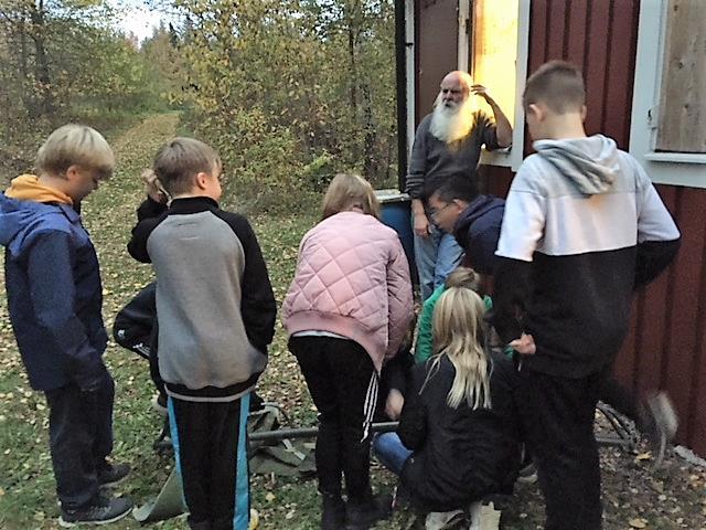 Höstens verksamhet startade upp i september med hur vi handskas med kniven för de nya upptäckarscouterna.
