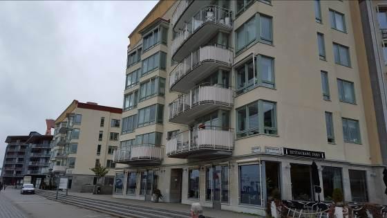 Fina sprickor i putsfält