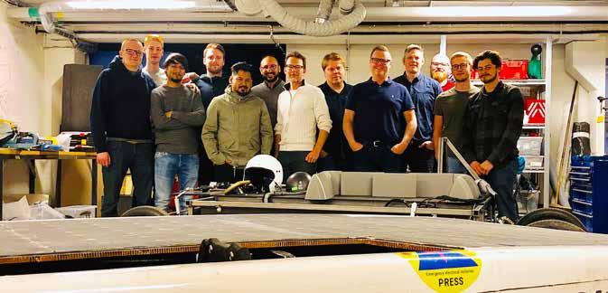 AXELENT GROUP Axelent Group huvudsponsor till JU Solar Team JU Solar Team består av 17 studenter från Jönköping University. Tillsammans designar och bygger de en bil som endast drivs av solenergi.
