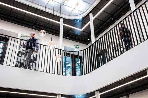 Här samsas utmattningslaboratoriet för mekanisk provning, två mätrum, ugnslaboratoriet, reometerlaboratoriet, laboratoriet för högtemperaturlödning, två instrumentlaboratorier, kemilaboratoriet,