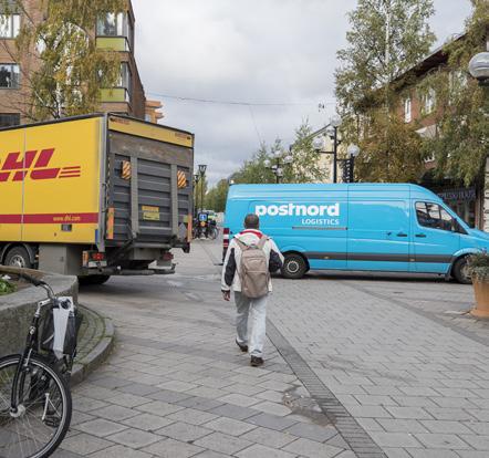 Var får du köra och parkera? Tunga fordon får inte köras eller parkeras var som helst i Umeå.